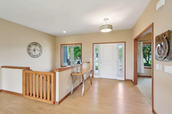 1957 Foggy Mountain Pass, Waunakee, WI 53597