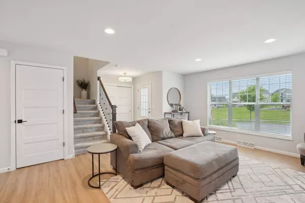 637 Hillcrest Drive, Waunakee, WI 53597