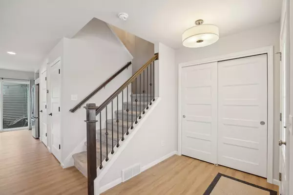 637 Hillcrest Drive, Waunakee, WI 53597