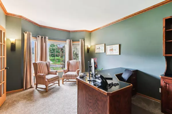 902 Lexington Way, Waunakee, WI 53597