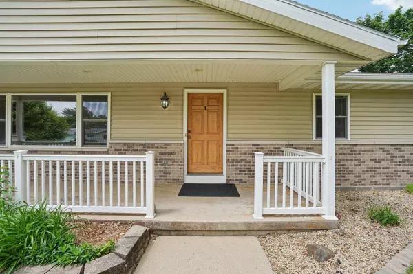 6107 Imperial Drive, Waunakee, WI 53597