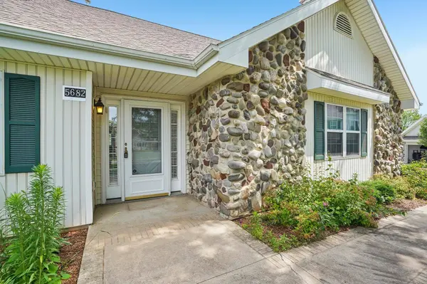 5682 Steeplechase Drive, Waunakee, WI 53597-8605