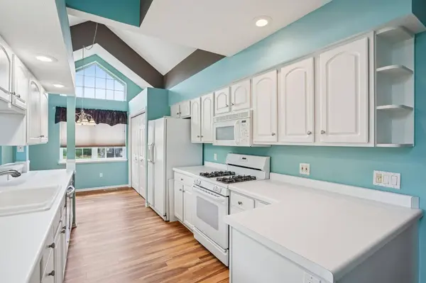 5682 Steeplechase Drive, Waunakee, WI 53597-8605