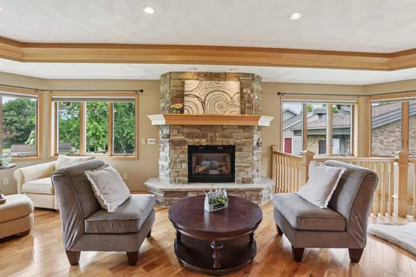 800 Lexington Drive, Waunakee, WI 53597