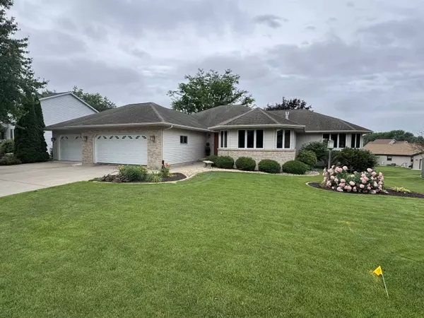 800 Lexington Drive, Waunakee, WI 53597