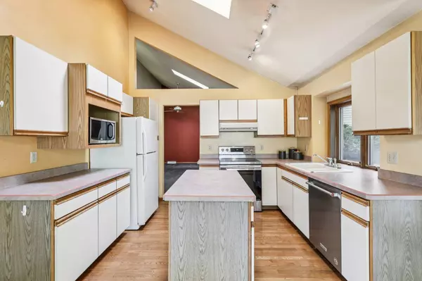 13 Apple Hill Circle, Madison, WI 53717