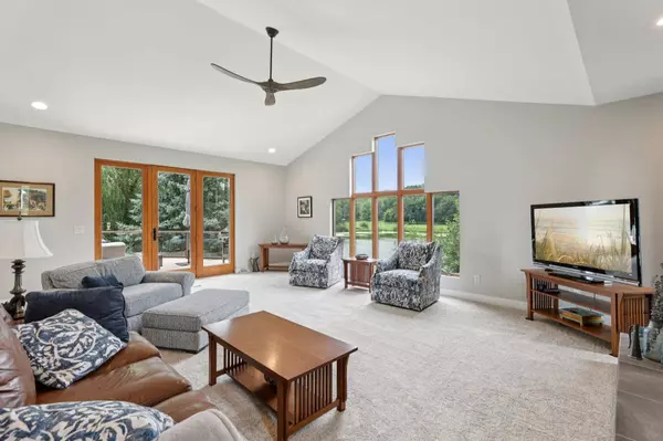 516 Hawthorn Court, Cottage Grove, WI 53527