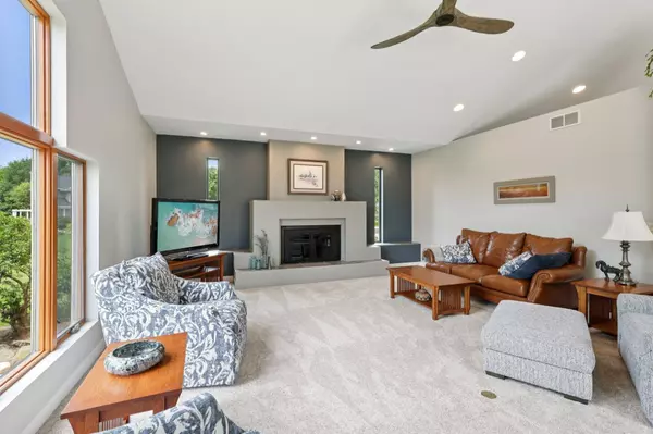 516 Hawthorn Court, Cottage Grove, WI 53527