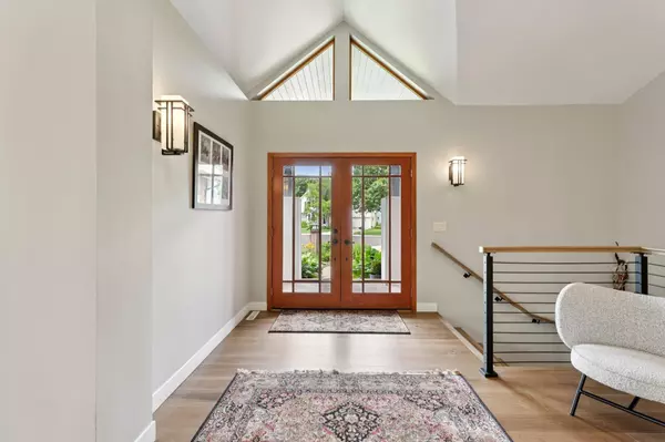 516 Hawthorn Court, Cottage Grove, WI 53527