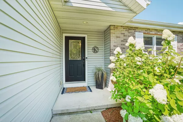 486 Dahl Drive, Deforest, WI 53532