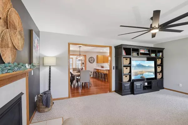 300 W Verleen Avenue, Waunakee, WI 53597