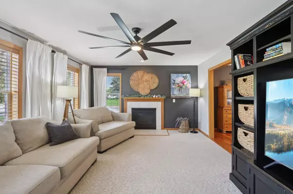 300 W Verleen Avenue, Waunakee, WI 53597