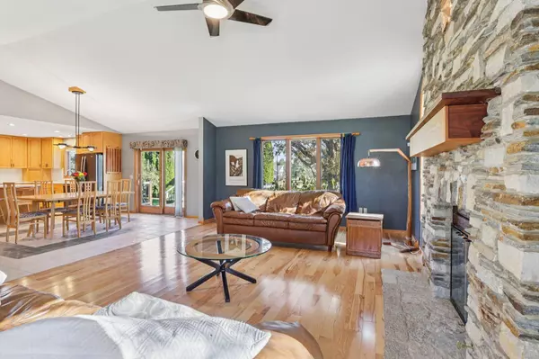 1030 Ganser Drive, Waunakee, WI 53597