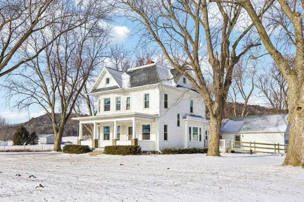 9874 Highway 19, Mazomanie, WI 53560