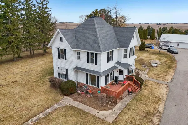 W7900-W7902 Meek Road, Arlington, WI 53911