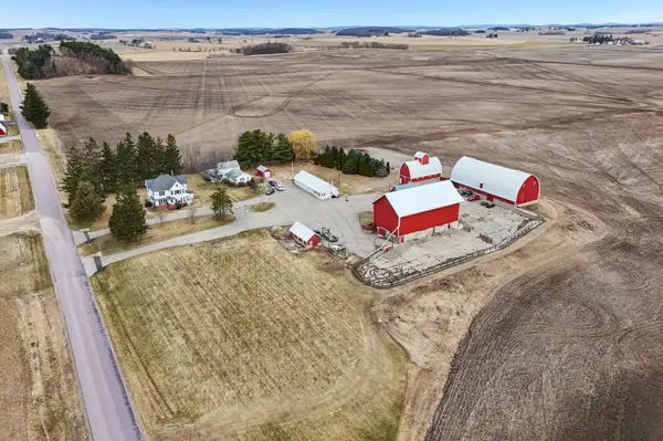 W7900-W7902 Meek Road, Arlington, WI 53911