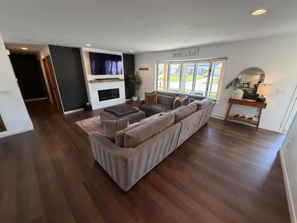 1102 S Holiday Drive, Waunakee, WI 53597
