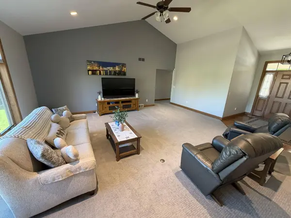 1405 Emerald Court, Waunakee, WI 53597
