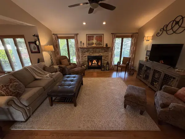 810 Ganser Drive, Waunakee, WI 53597