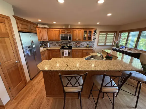 810 Ganser Drive, Waunakee, WI 53597