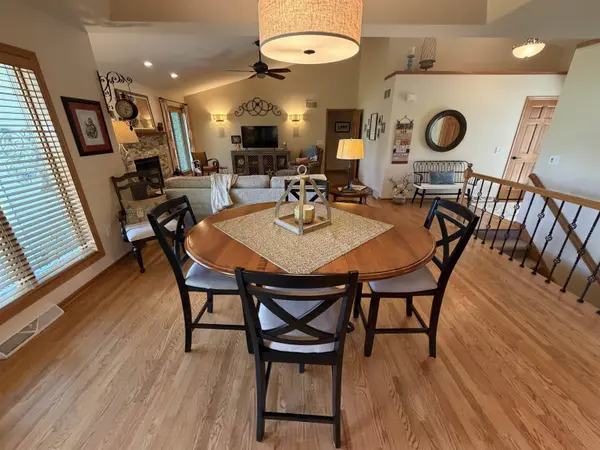 810 Ganser Drive, Waunakee, WI 53597