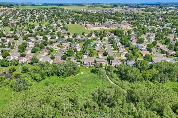 902 N Fairbrook Drive, Waunakee, WI 53597