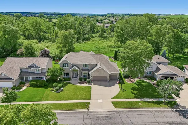 902 N Fairbrook Drive, Waunakee, WI 53597