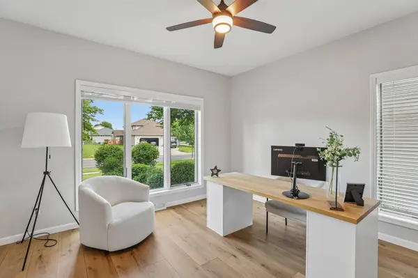 902 N Fairbrook Drive, Waunakee, WI 53597