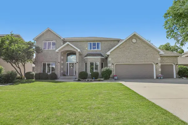 902 N Fairbrook Drive, Waunakee, WI 53597