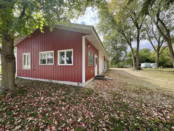 112 N Madison Street, Waunakee, WI 53597-1044