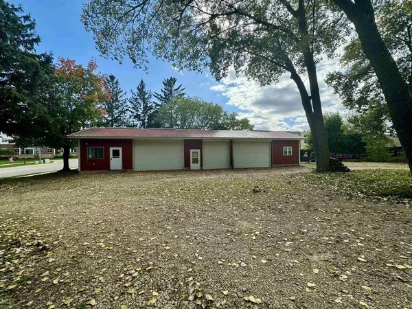 112 N Madison Street, Waunakee, WI 53597