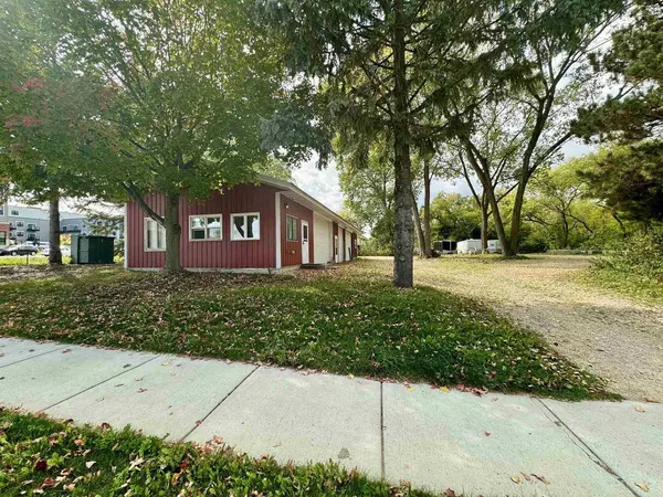 112 N Madison Street, Waunakee, WI 53597