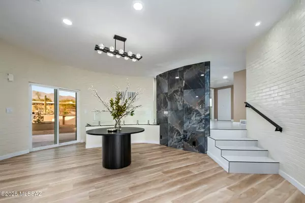 4939 E River Road, Tucson, AZ 85718