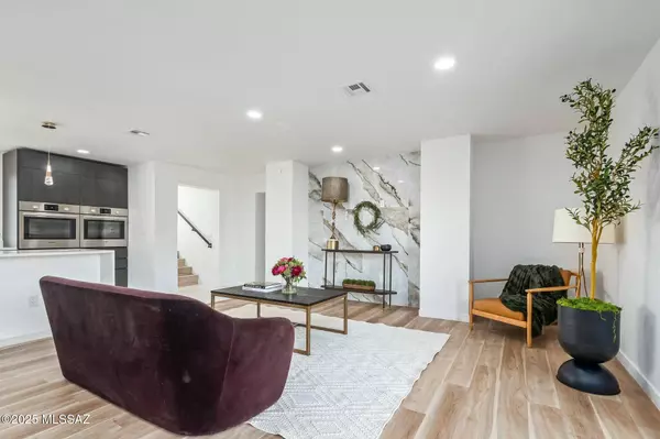 4939 E River Road, Tucson, AZ 85718