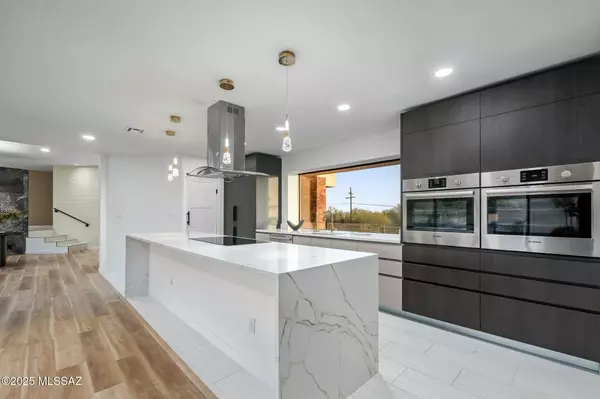 4939 E River Road, Tucson, AZ 85718