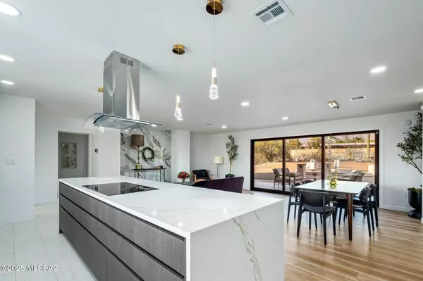 4939 E River Road, Tucson, AZ 85718