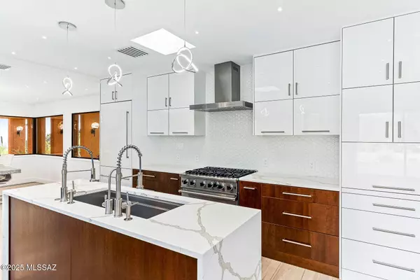 7046 N Mercer Spring Place, Tucson, AZ 85718