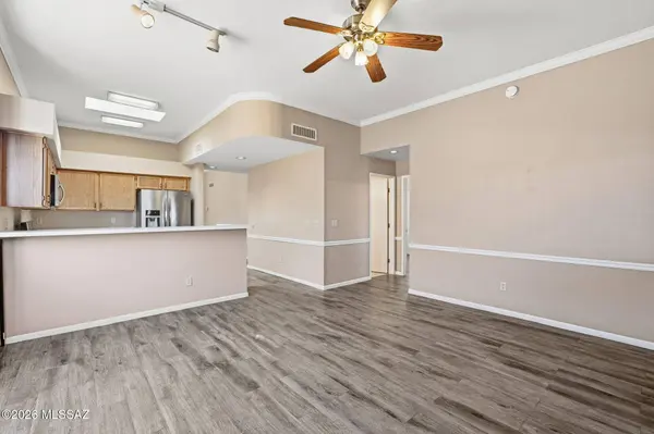 9489 E Lochnay LN, Tucson, AZ 85747