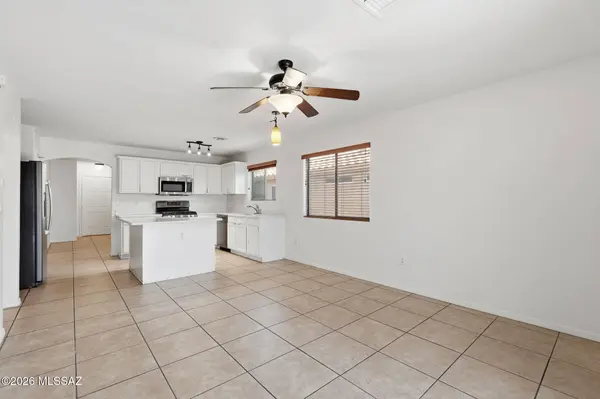 841 W Calle Barranca Seca, Green Valley, AZ 85614