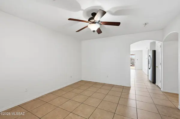 841 W Calle Barranca Seca, Green Valley, AZ 85614