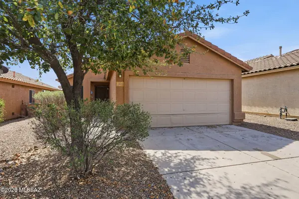 841 W Calle Barranca Seca, Green Valley, AZ 85614