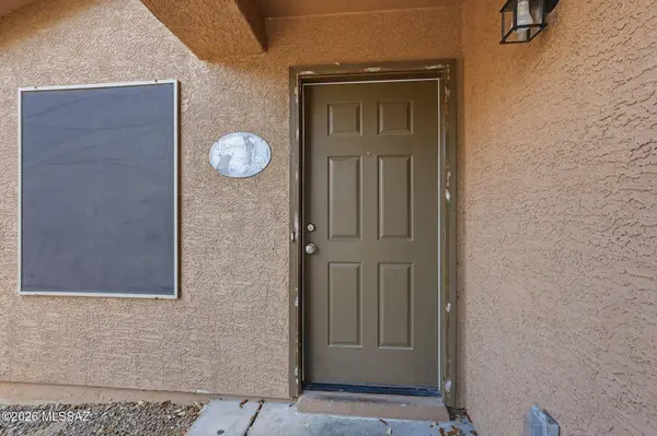 841 W Calle Barranca Seca, Green Valley, AZ 85614