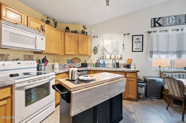 9001 E Desert Aire ST, Tucson, AZ 85730