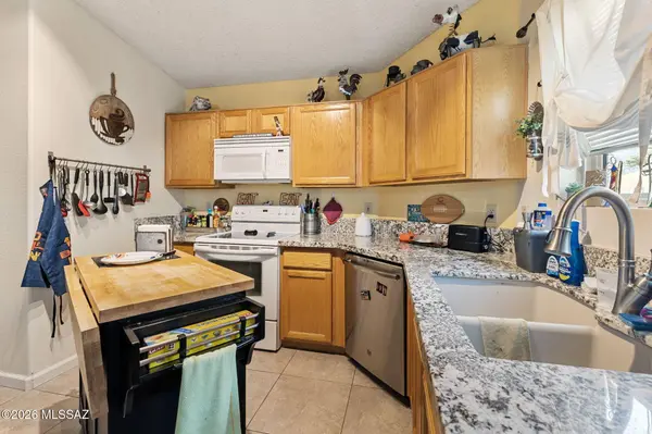 9001 E Desert Aire ST, Tucson, AZ 85730