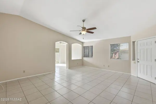 8818 E Rose Tree Dr, Tucson, AZ 85730