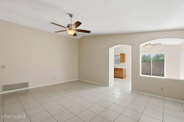 8818 E Rose Tree Dr, Tucson, AZ 85730