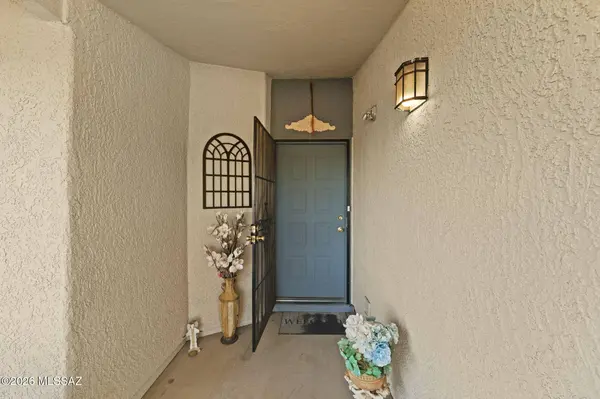 10095 E Autumnwind Pl, Tucson, AZ 85730