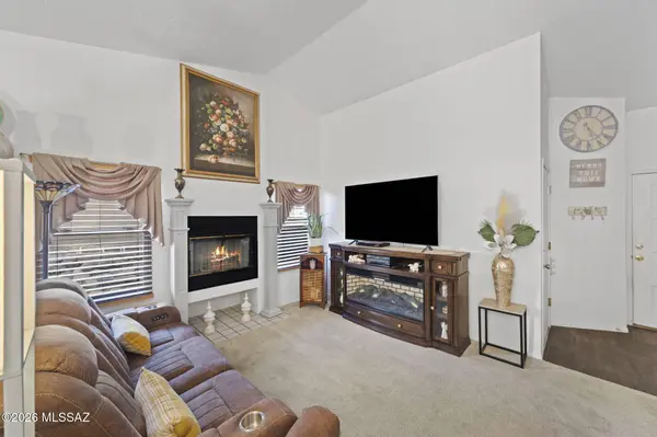 10095 E Autumnwind Pl, Tucson, AZ 85730