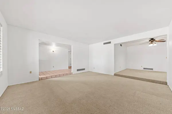 9262 E Roberto St, Tucson, AZ 85710