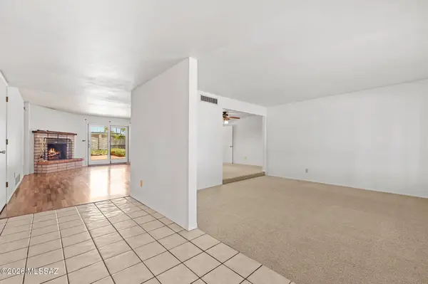 9262 E Roberto St, Tucson, AZ 85710